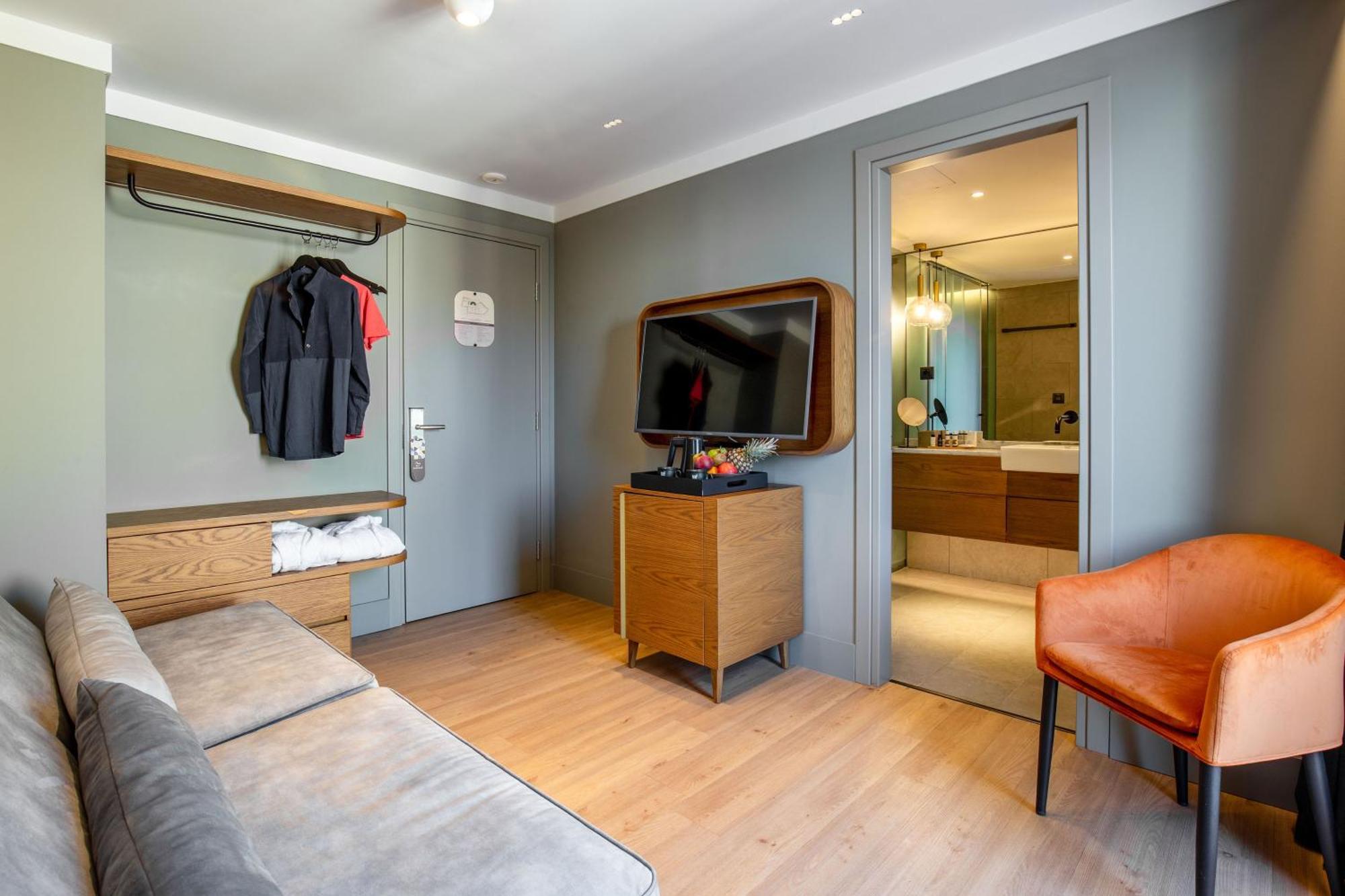 Hotel Bob W Eolou Atenas Exterior foto