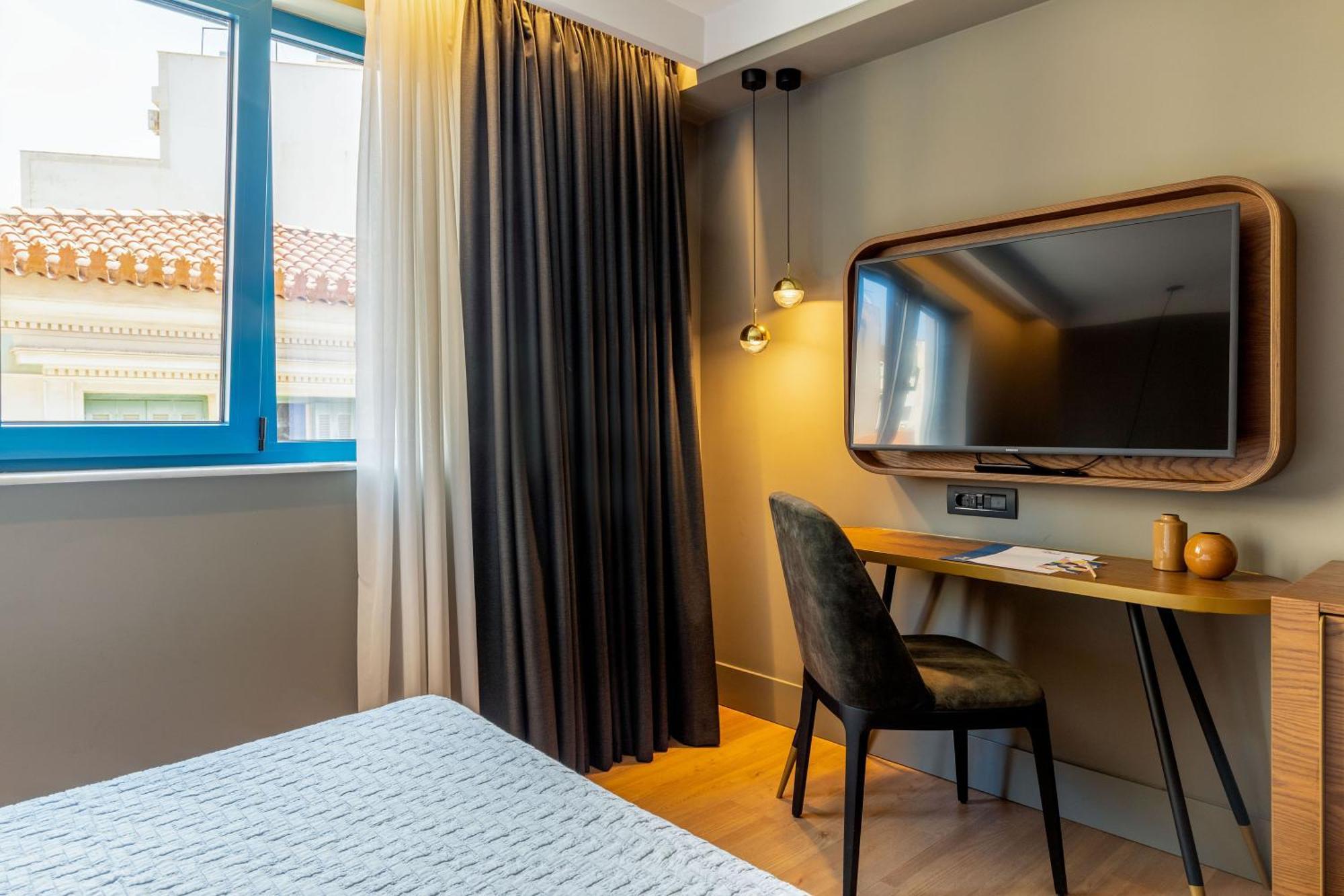 Hotel Bob W Eolou Atenas Exterior foto