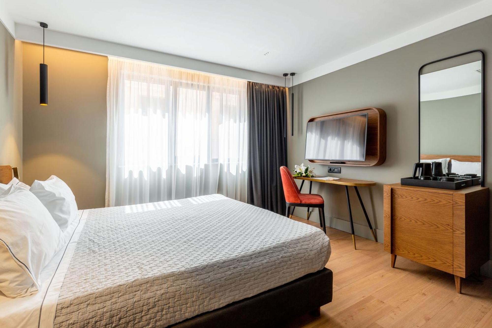 Hotel Bob W Eolou Atenas Exterior foto